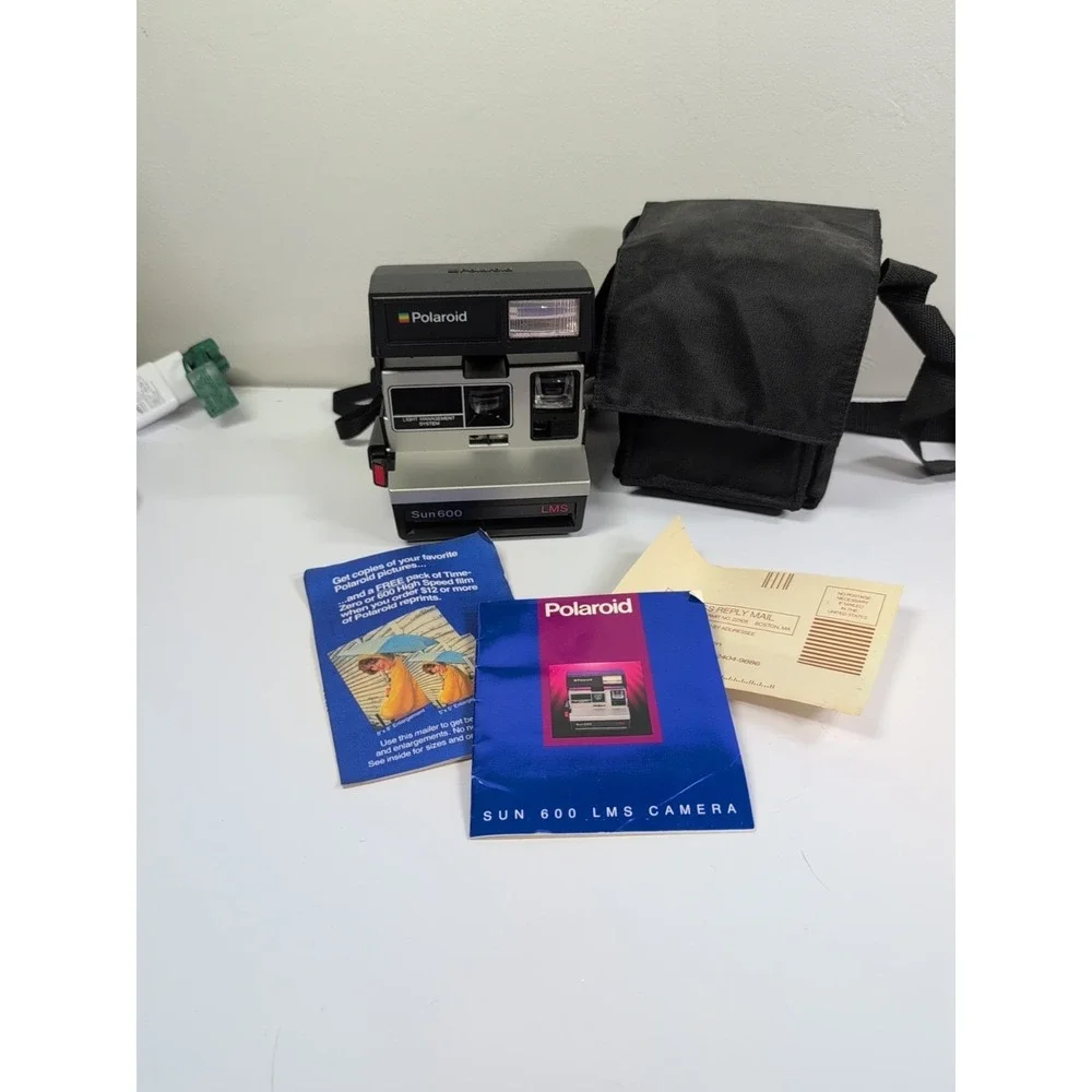 Vintage Polaroid camera Sun 600 LMS Instant Film Flash Camera &‎ Case Not Tested